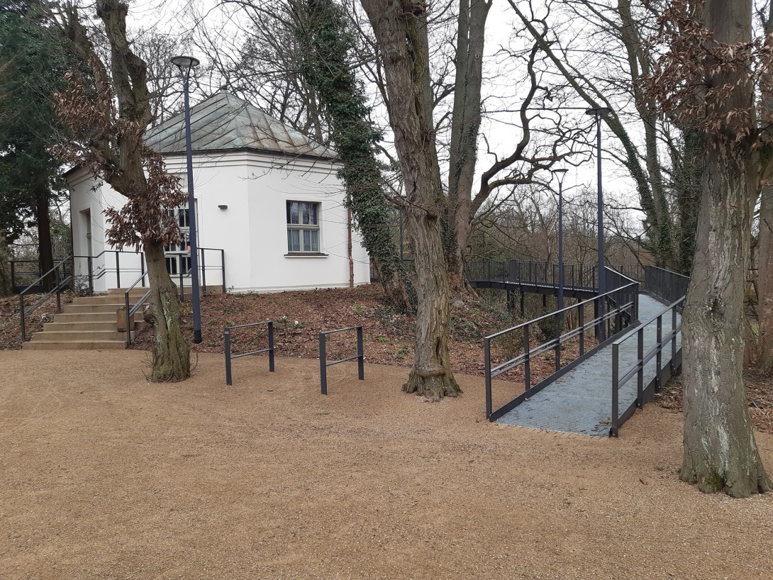 Schlosspark Wiesenburg, Barrierefreier Zugang Parkcafe